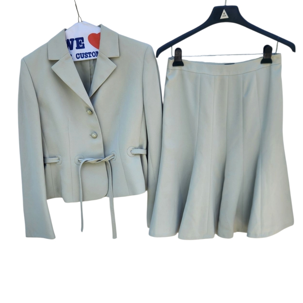 Nipon Boutique Vintage Women’s Light Green Blazer Jacket & Skirt Set Size 4
